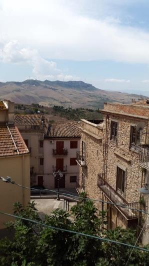 Image No.11-3 Bed Townhouse for sale