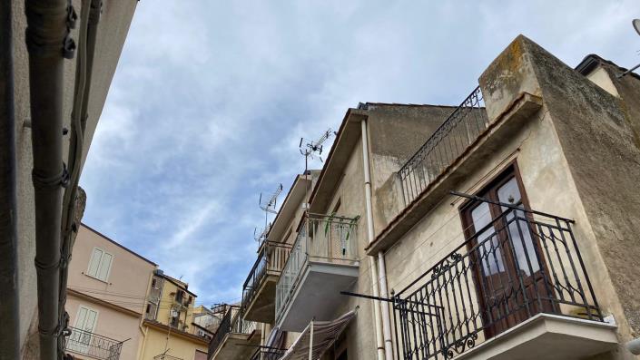 Image No.11-2 Bed Townhouse for sale