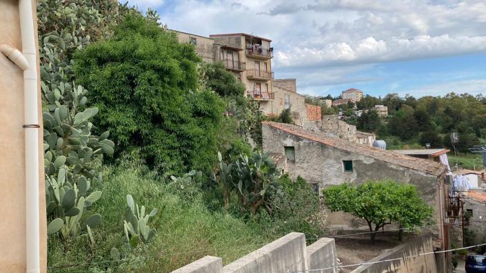 Image No.13-2 Bed Townhouse for sale