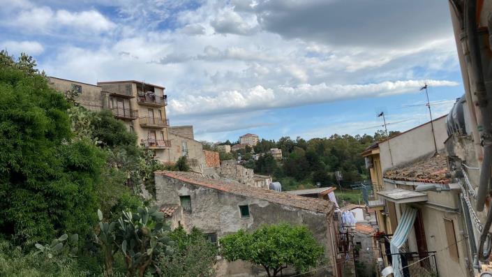 Image No.16-2 Bed Townhouse for sale