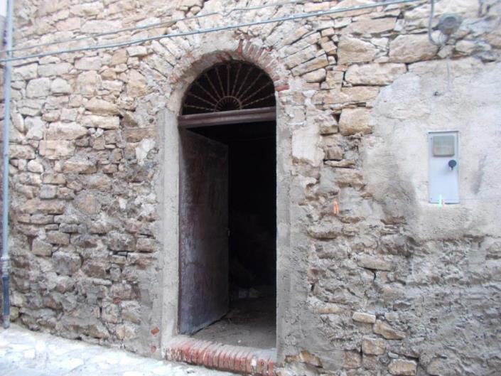 Image No.9-2 Bed Townhouse for sale