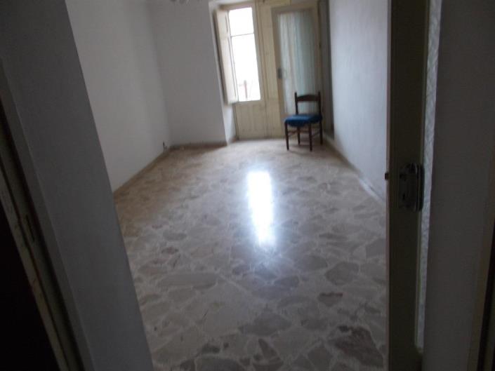 Image No.17-2 Bed Townhouse for sale