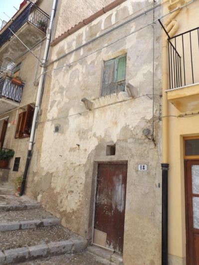 Image No.8-2 Bed Townhouse for sale