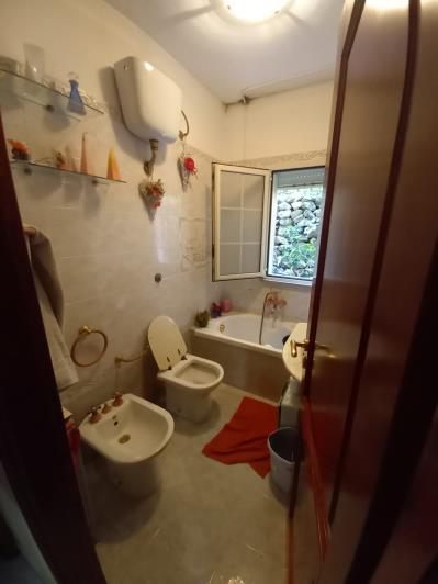 Image No.24-4 Bed Townhouse for sale