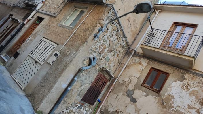 Image No.18-2 Bed Townhouse for sale