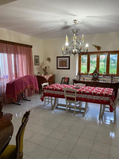 Image No.15-8 Bed Villa for sale