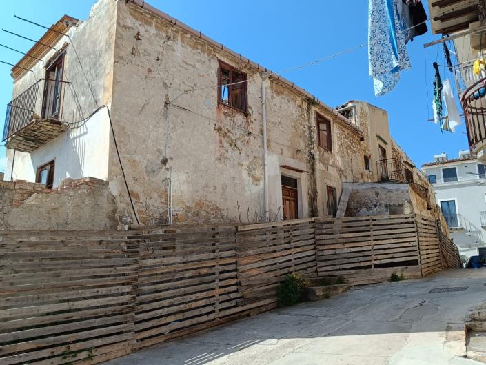 Image No.3-6 Bed House for sale