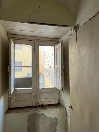 Image No.5-2 Bed House for sale