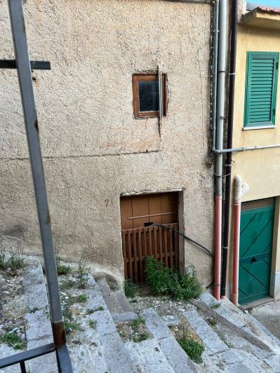 Image No.21-2 Bed House for sale