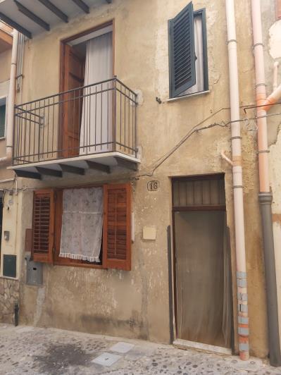 Image No.3-3 Bed House for sale