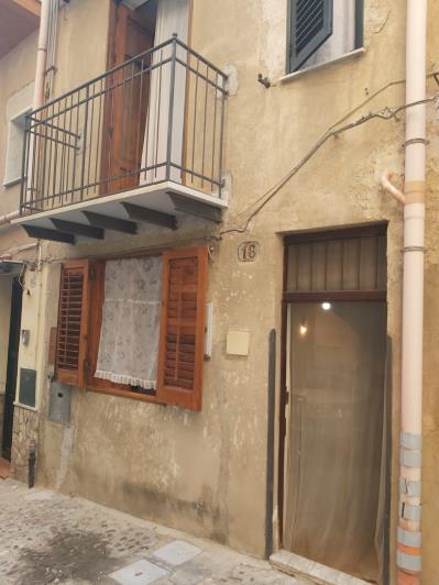 Image No.6-3 Bed House for sale