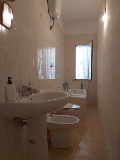 Image No.25-3 Bed House for sale