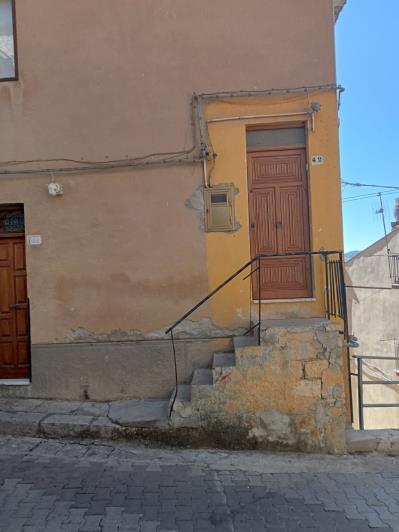 Image No.2-2 Bed House for sale