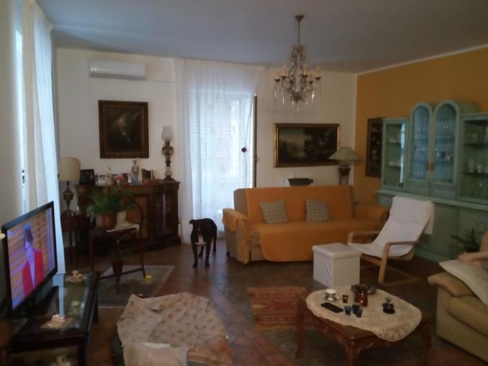 Image No.17-3 Bed House for sale