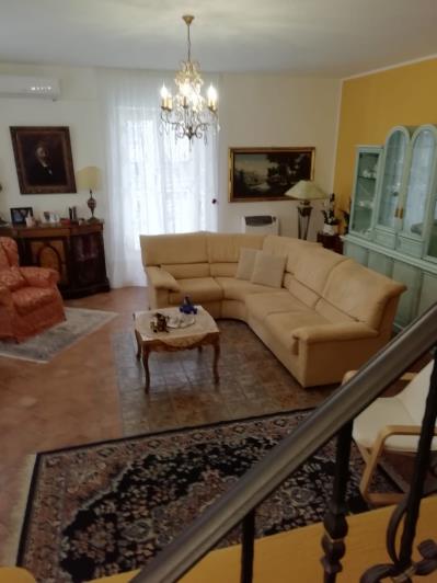 Image No.31-3 Bed House for sale