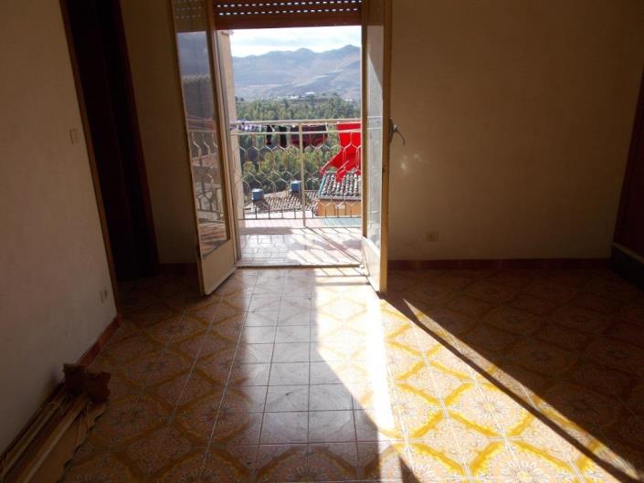 Image No.18-2 Bed House for sale