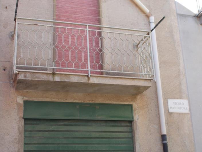 Image No.23-2 Bed House for sale