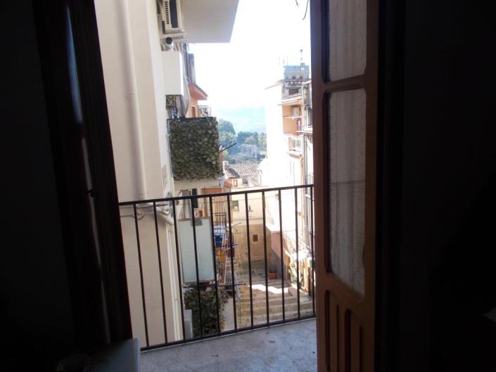 Image No.17-3 Bed House for sale