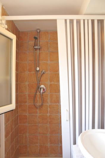 Image No.11-2 Bed House for sale