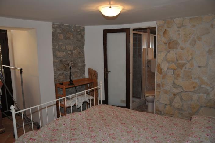 Image No.18-2 Bed House for sale