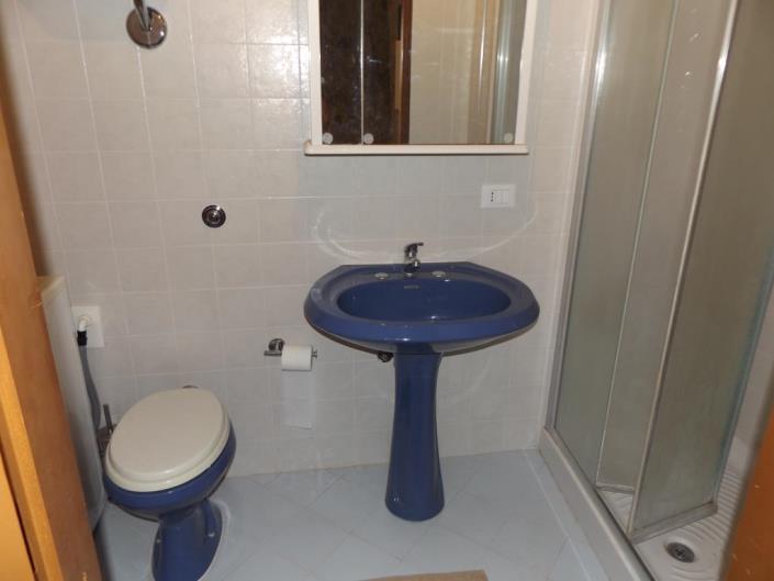 Image No.12-2 Bed House for sale