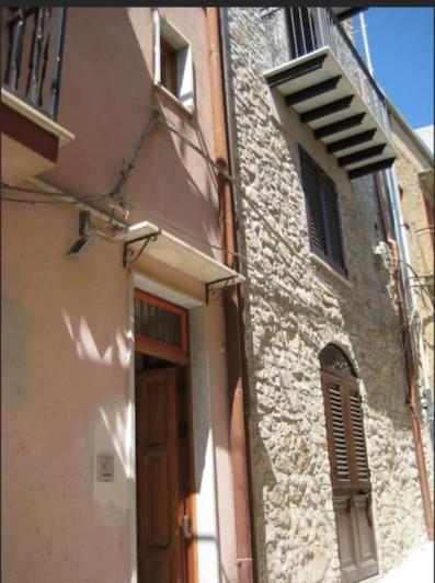 Image No.30-4 Bed House for sale