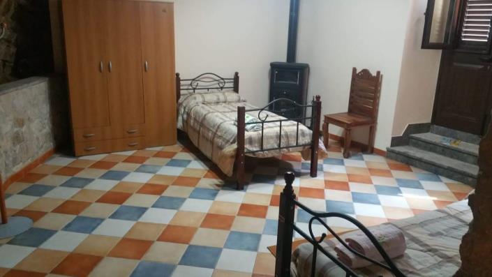 Image No.34-4 Bed House for sale