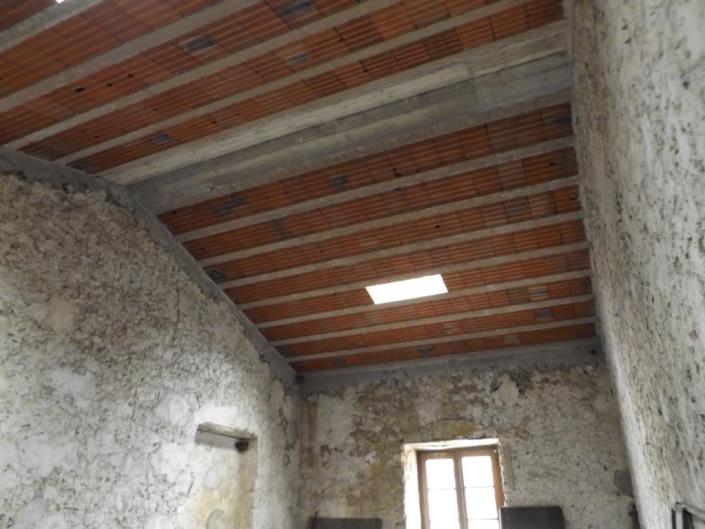 Image No.12-2 Bed House for sale