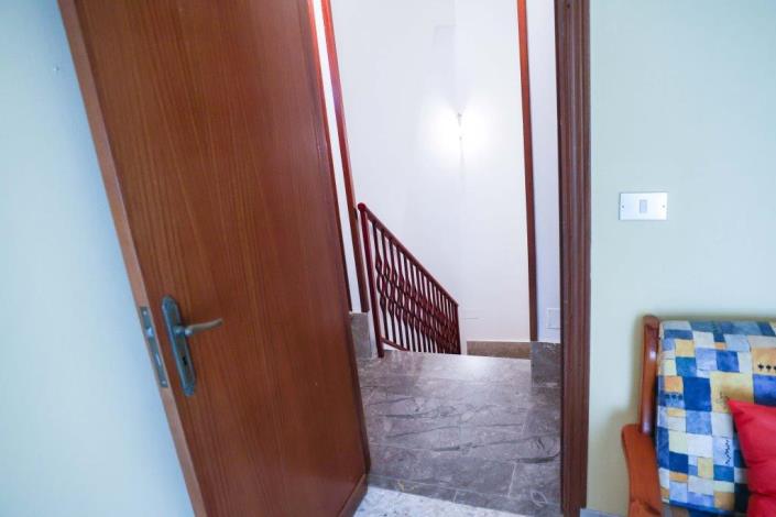 Image No.9-3 Bed House for sale