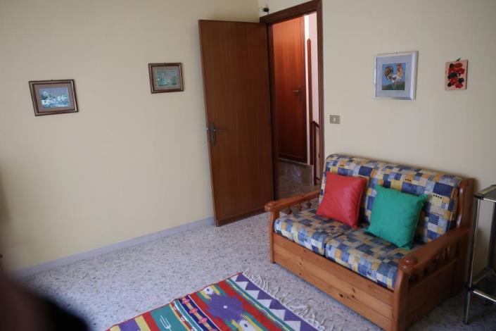 Image No.11-3 Bed House for sale