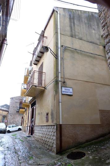 Image No.33-3 Bed House for sale