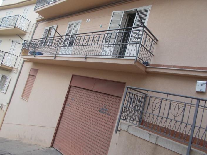 Image No.5-2 Bed House for sale