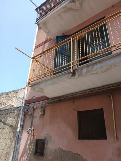 Image No.2-3 Bed Townhouse for sale