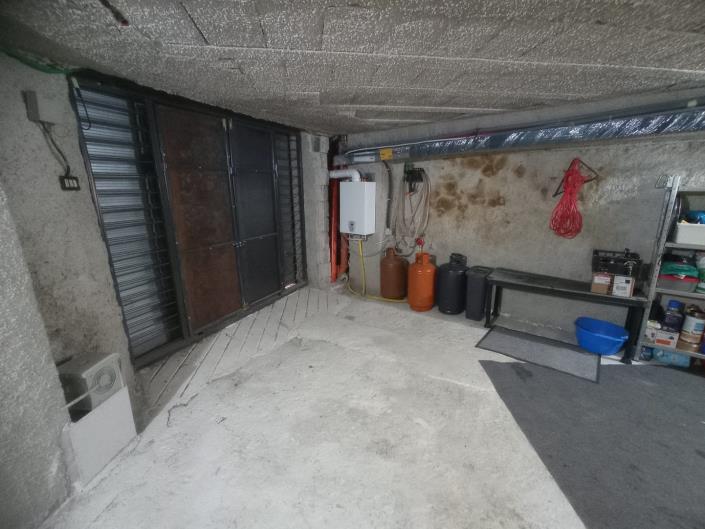 Image No.12-1 Bed House for sale