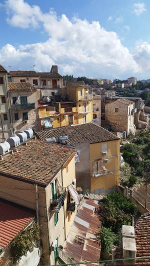 Image No.16-3 Bed House for sale