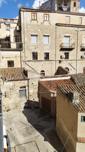 Image No.34-3 Bed House for sale