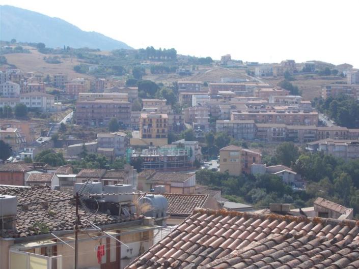 Image No.45-5 Bed House for sale