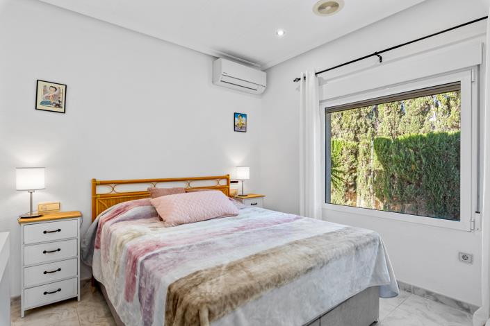 Image No.16-4 Bed Villa / Detached for sale