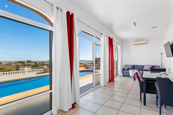 Image No.23-4 Bed Villa / Detached for sale