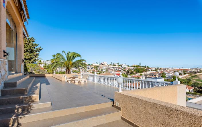 Image No.22-4 Bed Villa / Detached for sale