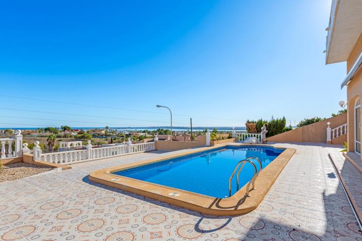 Image No.30-4 Bed Villa / Detached for sale