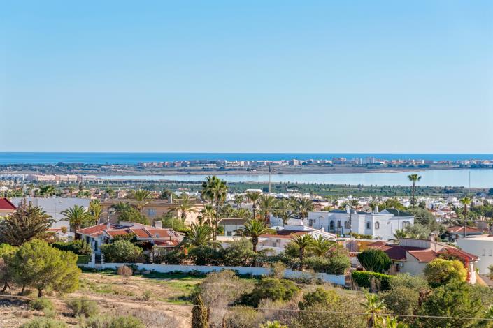 Image No.34-4 Bed Villa / Detached for sale