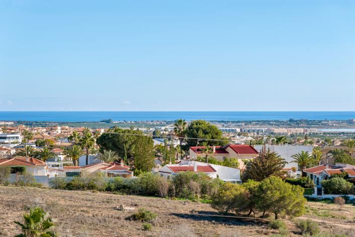 Image No.35-4 Bed Villa / Detached for sale