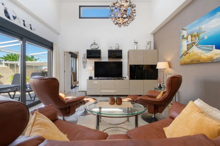 Image No.10-2 Bed Villa for sale