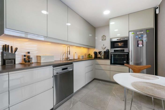 Image No.3-2 Bed Villa for sale