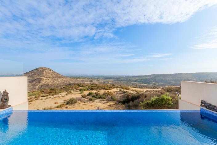 Image No.3-3 Bed Villa / Detached for sale