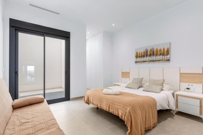 Image No.17-3 Bed Villa / Detached for sale