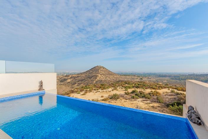 Image No.34-3 Bed Villa / Detached for sale