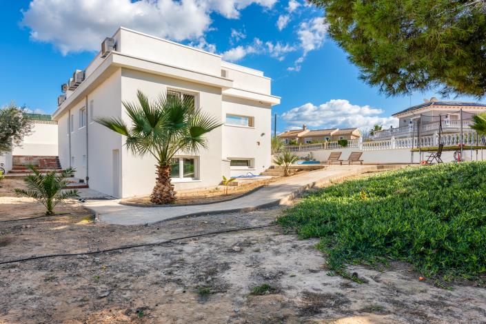 Image No.25-4 Bed Villa / Detached for sale