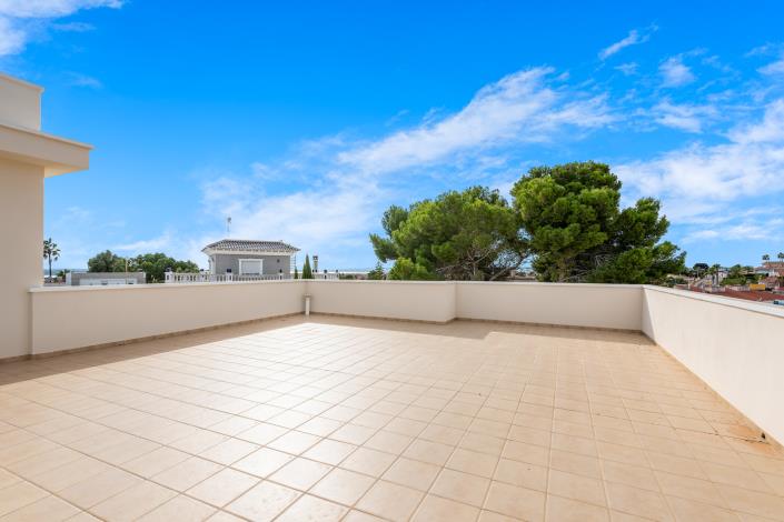 Image No.36-4 Bed Villa / Detached for sale